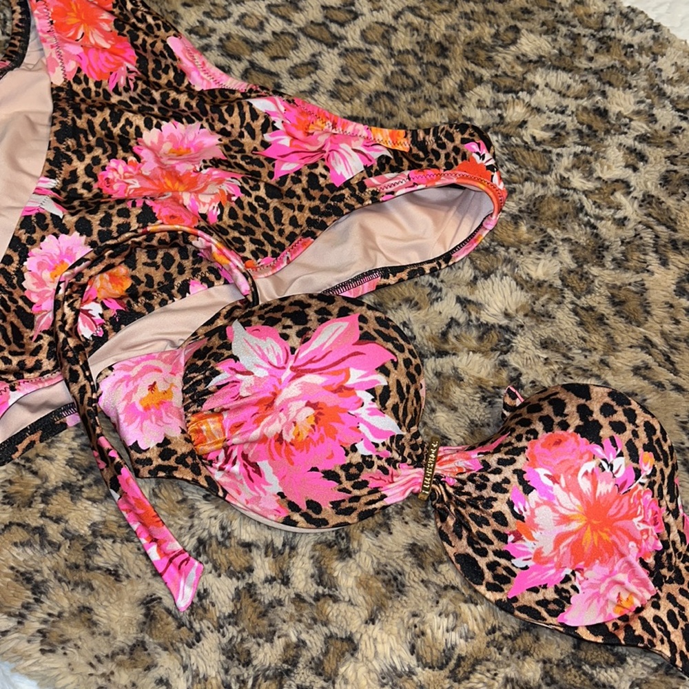 Victoria’s Secret Swim Top - Picture 2 of 6